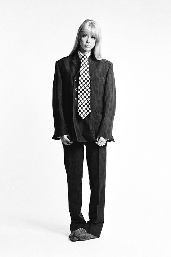 ltsreallove's tweet photo. beatle girls in suits.... save me...... https://t.co/O8mwbwT487