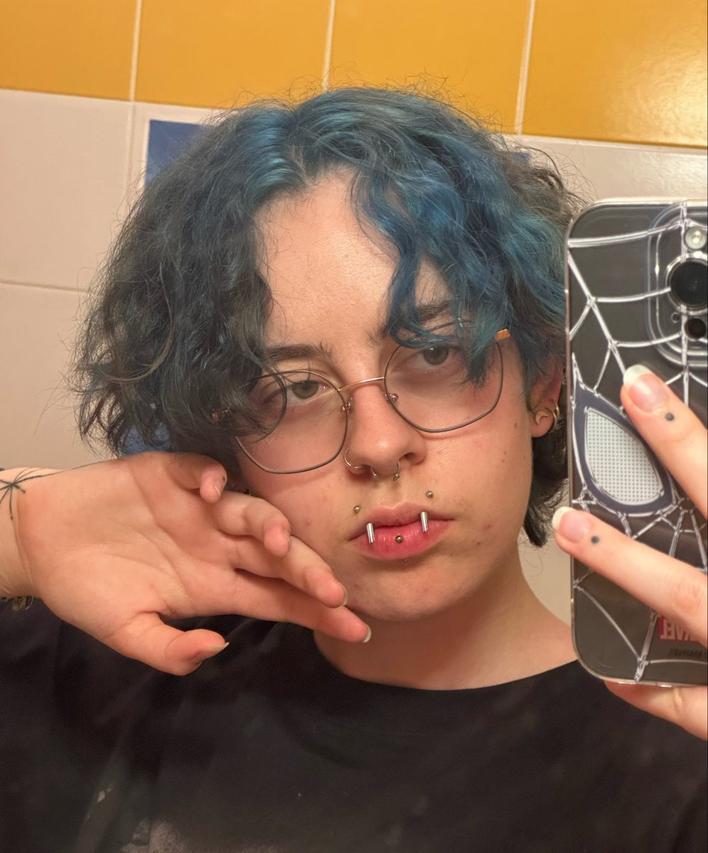 charli °⋆⭒˚.⋆ vamplina ceo tweet media