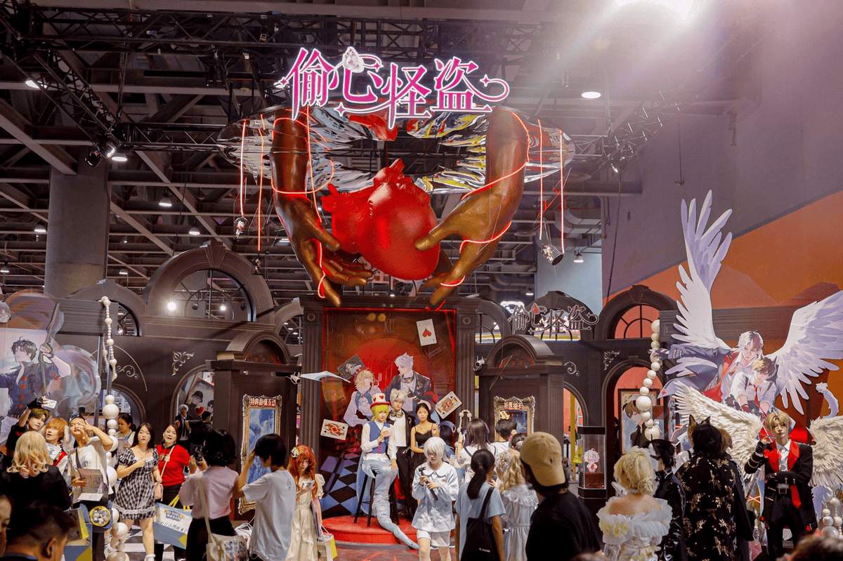CarminaLeftljl's tweet photo. [周末漫展打卡成功！拍到了超还原的cosplay，还挖到了超可爱的无料小周边，今天也是被二次元治愈的一天]， https://t.co/dySrbFEAyl