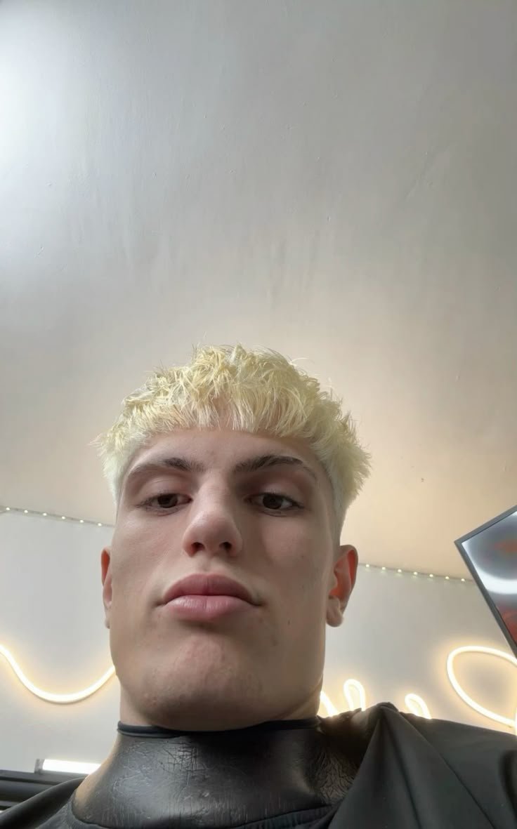 Blessed_King001's tweet photo. @PolymarketSport Okay. So this is why many pro footballers are retarded. 
Last chunks of their brains were obliterated in headers.
It's why we've got this guy growing up thinking he's CR7 https://t.co/paFdxrSIkl