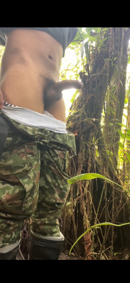 ElMilitar01's tweet photo. A quien le gusta los militares 🍆 https://t.co/JbPtlpErC1