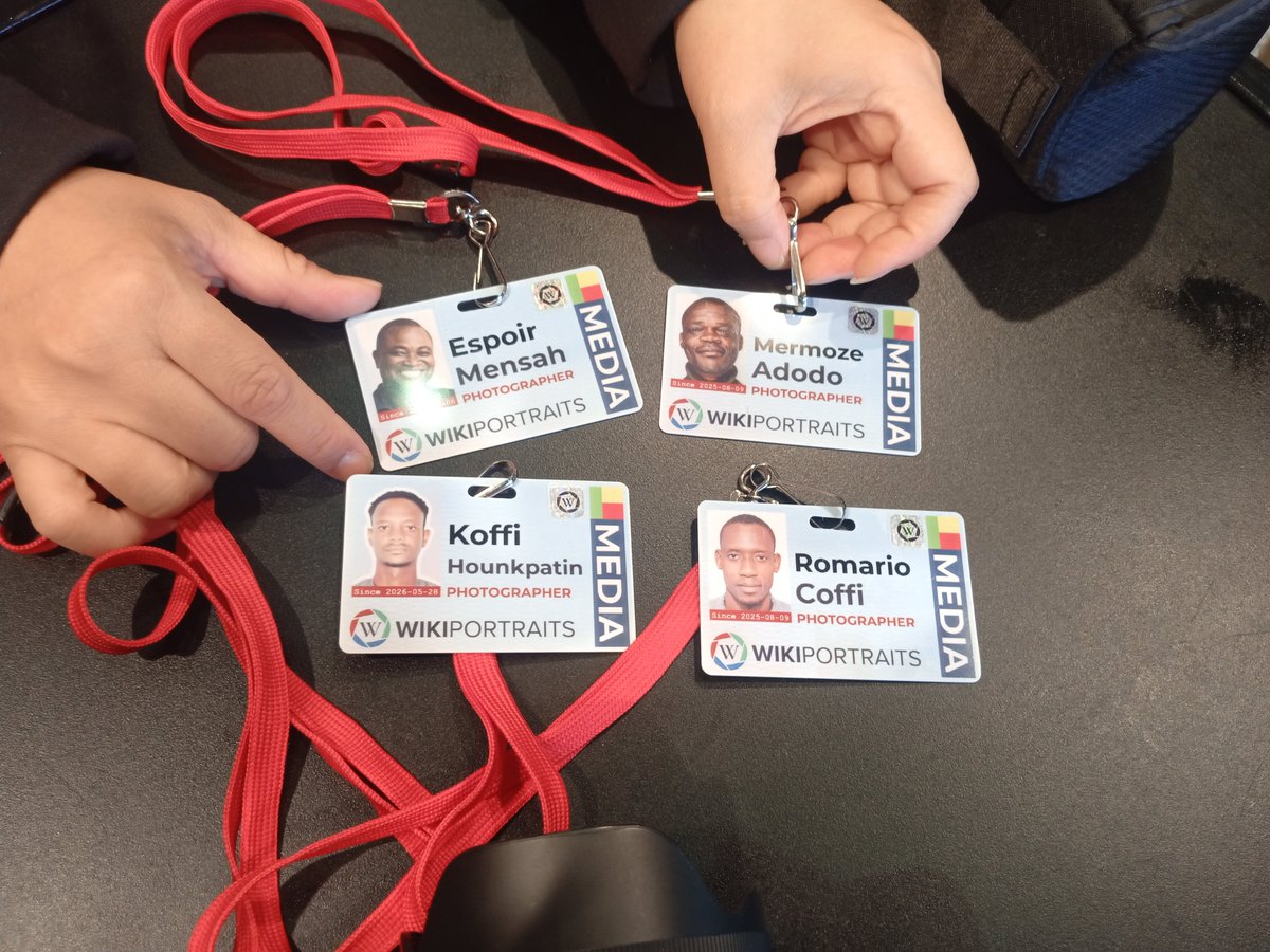 WikimediaBj's tweet photo. @Wikimania 2026 touche à sa fin.
 Notre présence avec la présentation de #WikiPortraits + don d'équipements photo et la remise officielle des badges au profit des photographes béninois. Merci a '@AfroCROWD pour le précieux support. #Wikimania2026 #WikimaniaParis #WikimediaBenin https://t.co/Q2GwySIvWc