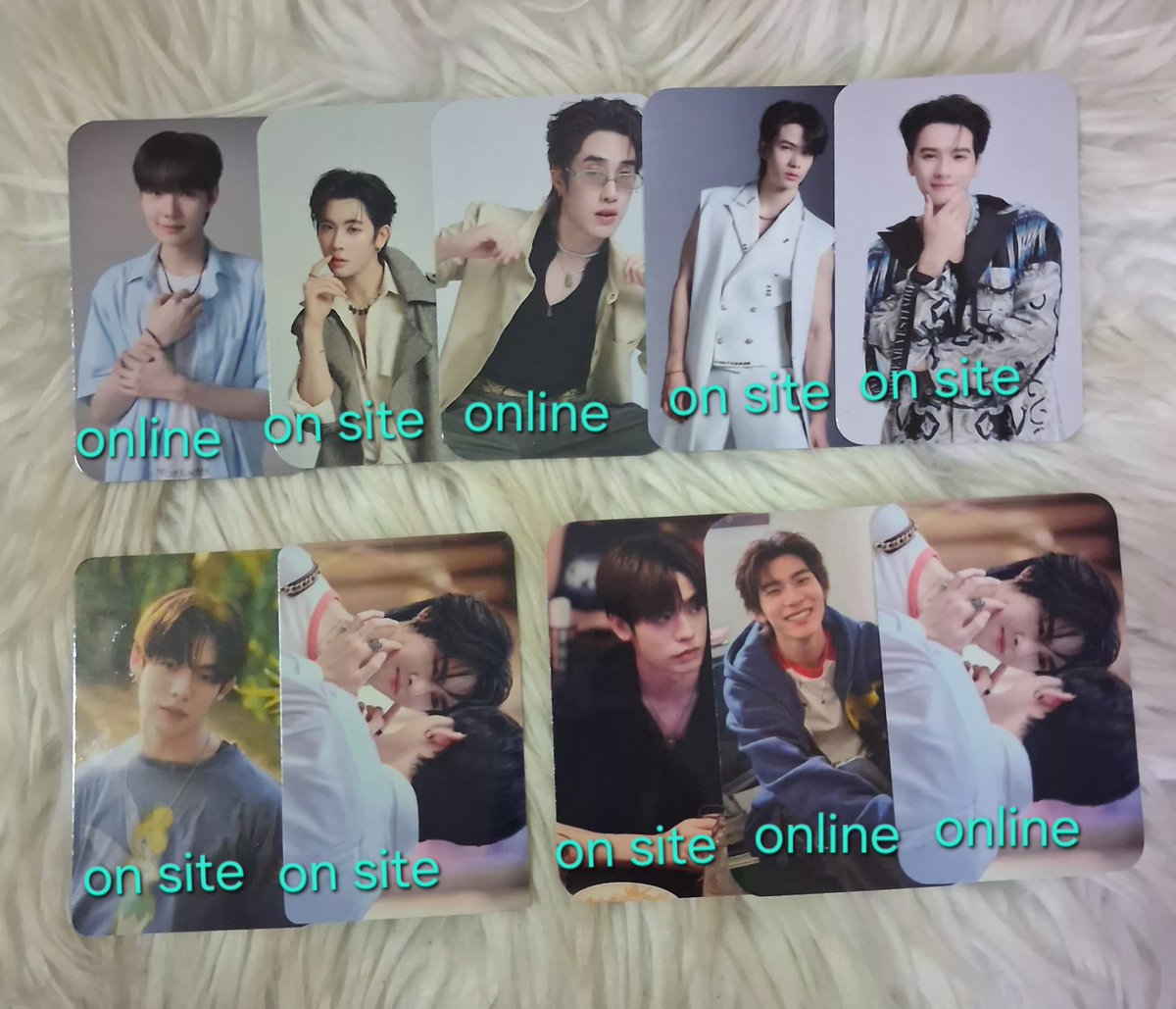 Munexxxxxxxxx's tweet photo. โพสต์นี้เพื่อศึกษาทำความเข้าใจนะคะ

การ์ด DMD มีความมนต่างกัน 2 แบบ
เกิดจากล็อตการผลิตที่ต่างกัน 
(โรงงานต่างกันหรือเปล่าตรงนี้ยังอยู่ระหว่างสอบถาม DMD)

จากการเปรียบเทียบการ์ดที่เรามีบางส่วนที่ได้มาจากหน้างานแต่ละงาน และได้มาจาก DMD Shop line 
การ์ด DMD ส่วนใหญ่เป็นแบบมน
ส่วนน้อยเป็นแบบมนน้อยเกือบเหลี่ยม

การ์ดที่ผลิตจำหน่ายรอบงานมหาสงกรานต์ และ งานด้วง EP. Final จะมีความมนแบบเดียวกัน (จำหน่ายเวลาไล่เลี่ยกัน)

จากการเปรียบเทียบการ์ดของหลายๆคน
สรุปได้ว่า
การ์ดด้วง Ep final รอบหน้างาน จะมีความมนน้อย
การ์ดด้วง Ep final รอบพรีออเดอร์หน้างานที่จะมีความมนมากกว่า

หากเราเข้าใจผิดตรงไหน แล้วใครมีความรู้ในเรื่องนี้อยู่แล้ว สามารถแลกเปลี่ยนความคิดเห็นกันได้เลยค่ะ

#ตลาดนัดด้วงกับเธอ
#ตลาดนัดตี๋ตี๋ป๋อ
#ตลาดนัดดูมันดิ