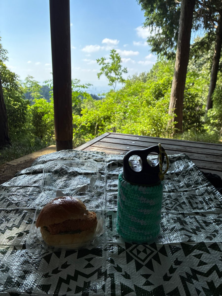 redtamajiman's tweet photo. 山で朝ごパンと
アイスコーヒー🥰🥰 https://t.co/b17VvbBWs2