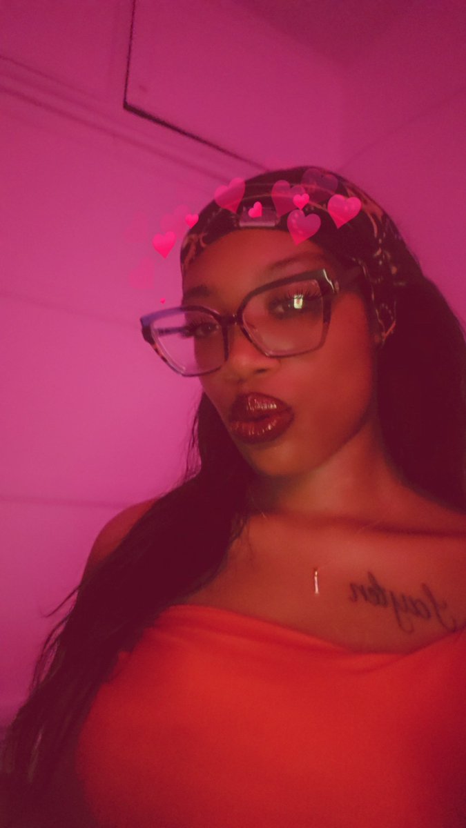SmilesDaBrat's tweet photo. Still the baddest in the room https://t.co/Z77ZlqCLKc