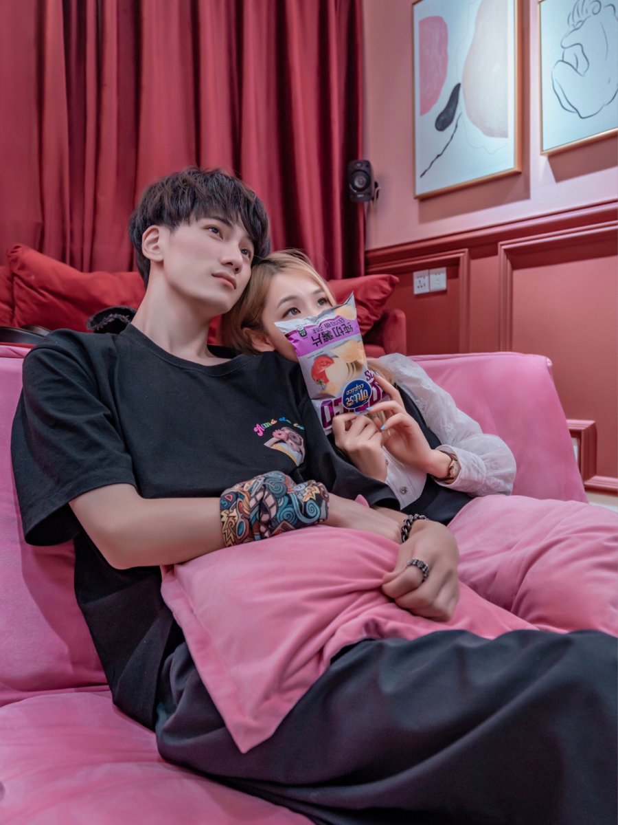 masongu_'s tweet photo. Just burned the popcorn for movie night, but my partner already brought extra candy and made the couch extra cozy. Guess some “oops” nights are the best ones https://t.co/1KTh04ZcJJ