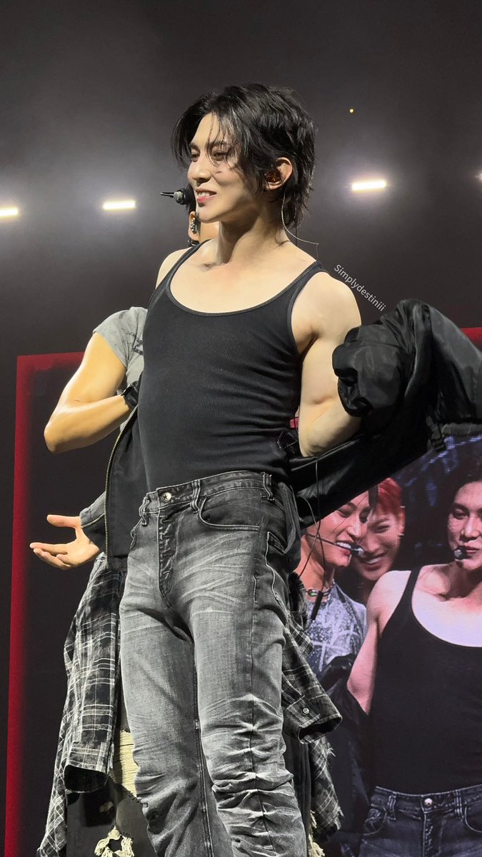 iwonholeyou's tweet photo. ALL I ASK IS IF THIS IS MY LAST NIGHT https://t.co/nTPAca1SGv