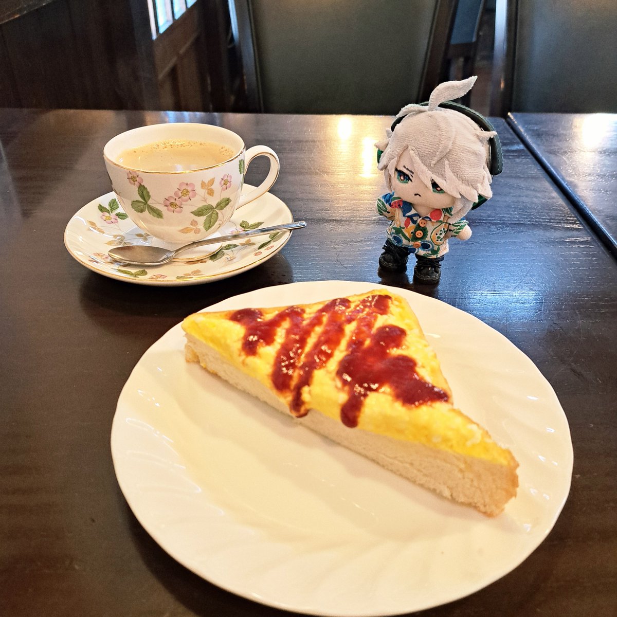 yu_pasha2's tweet photo. 車のタイヤ交換待ち🍞🍳 https://t.co/Ent51HJdHn