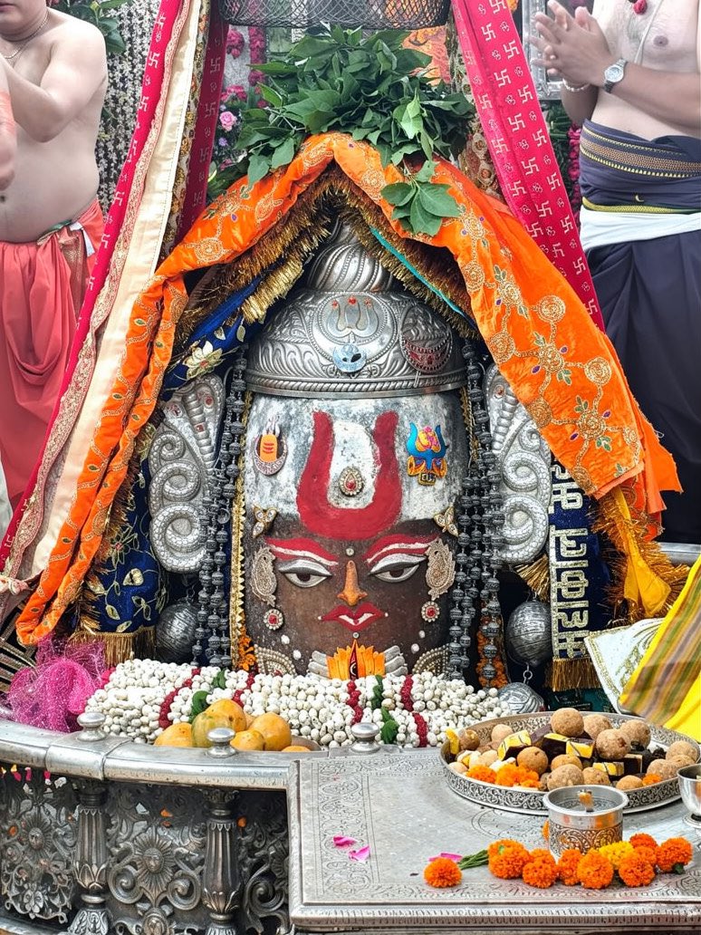 12Jyotirling's tweet photo. श्री महाकालेश्वर भस्म आरती दर्शन | 25.07.2026

Shri Mahakaleshwar Bhasma Aarti Darshan | 25.07.2026 https://t.co/oGPipxEiUJ