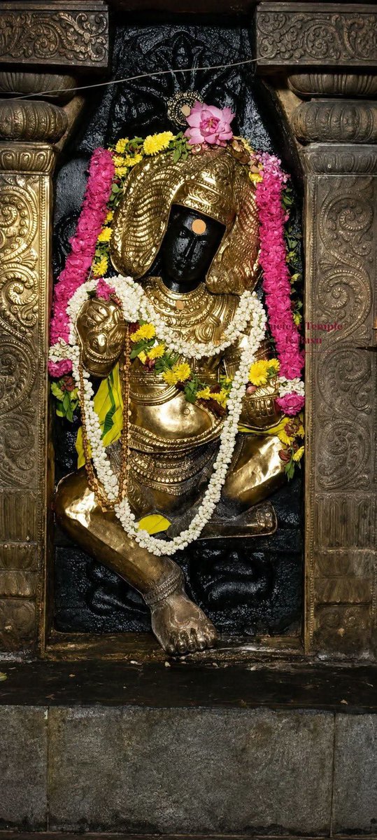 GanKanchi's tweet photo. This is the rare Yoga Dakshinamurthy Vigraha at Sri Jalanatheeswarar Temple, Thakkolam, near Arakkonam in Tamil Nadu.
Unlike the usual standing or seated Dakshinamurthy with one leg resting on the demon Apasmara, this unique form depicts the Lord in a yogic posture (Yoga Dakshinamurthy) with folded legs, symbolizing deep meditation and supreme spiritual wisdom. As the Adi Guru (the First Teacher), Lord Dakshinamurthy imparts knowledge through silence (Mauna Vyakhyana), guiding seekers toward self-realization.
The Sri Jalanatheeswarar Temple is an ancient Chola-era Shiva temple dedicated to Lord Shiva as Jalanatheeswarar and Goddess Girishundari Amman. The temple is renowned for its exceptional sculptures, inscriptions, and this rare Dakshinamurthy shrine, making it an important destination for devotees seeking wisdom, education, and spiritual enlightenment.
Location: Thakkolam, Ranipet district (formerly Vellore district), Tamil Nadu, India.