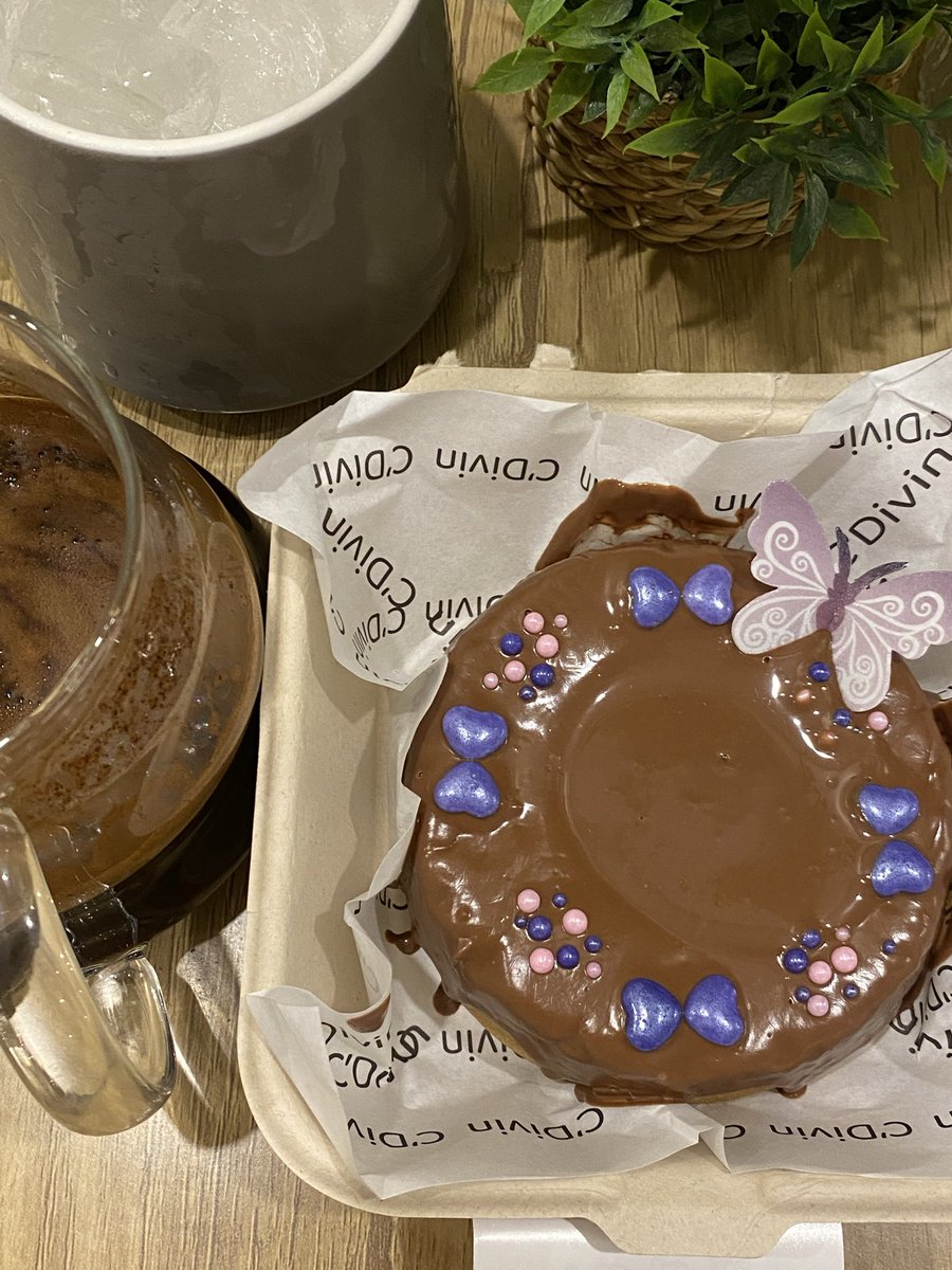 Y3via's tweet photo. 🍪☕️💜 https://t.co/mP7nuC4xI0