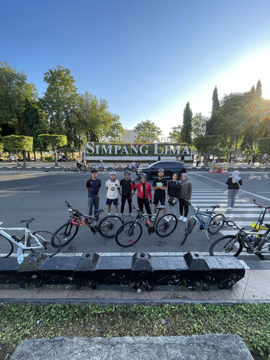 1jalll's tweet photo. Gowes Simpang lima semarang 
#semarang #jawatengah https://t.co/e8hKZK4KOa