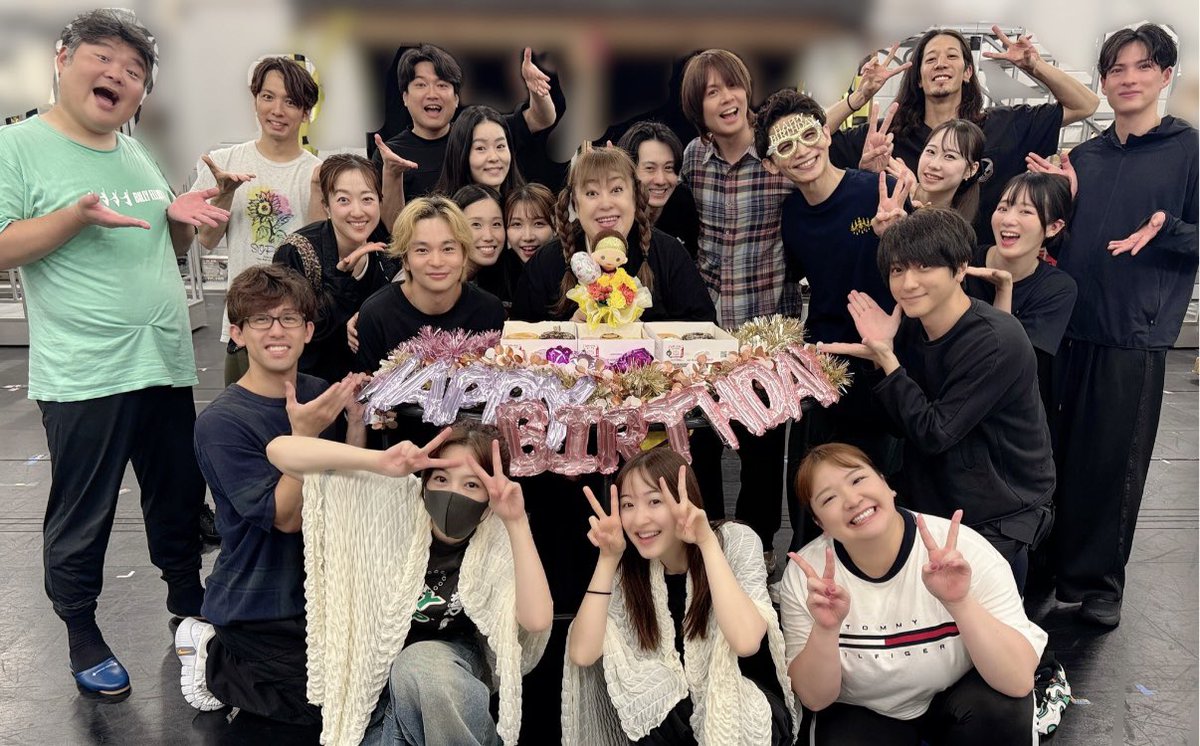 Kenji_Staff's tweet photo. 浦井です！
「GHOST」通し稽古も進んでます！
ということで、稽古場で見つけてしまった指名手配の写真です！
#GHOST https://t.co/Pu4H39fI9o