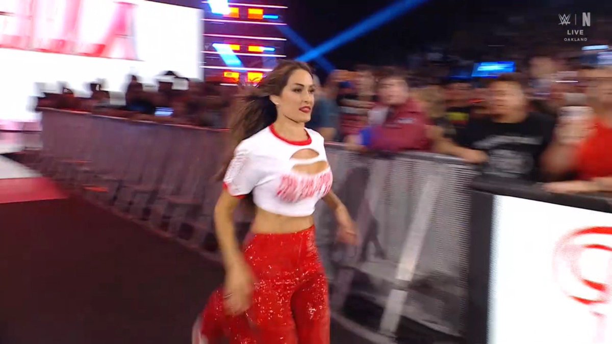 SKWrestling_'s tweet photo. NIKKI BELLA IS BACKKKKKK!
#SmackDown https://t.co/SSTzVgXoh6