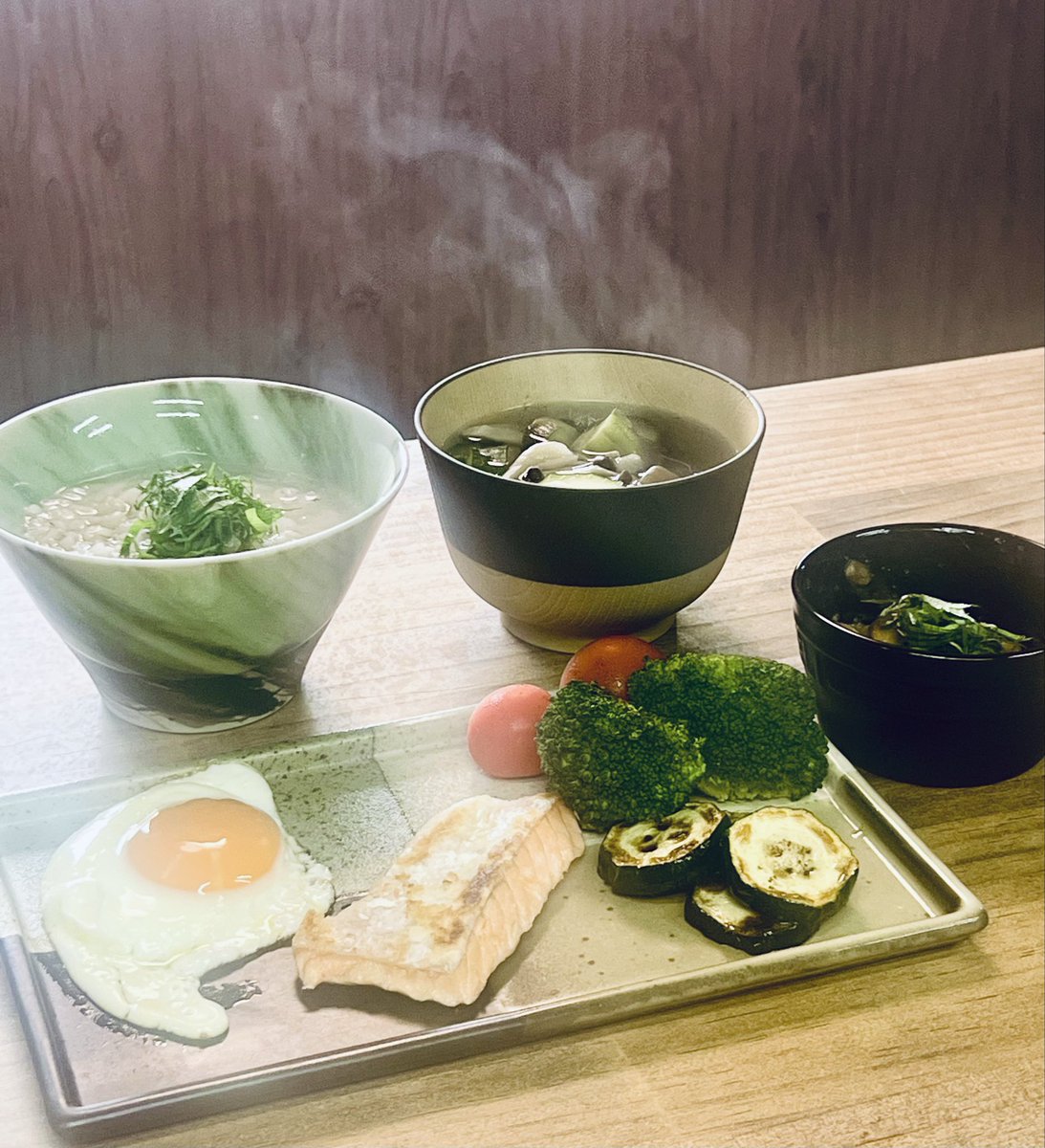 1ldkL's tweet photo. おはようございます。
休日の朝ごはん😊 https://t.co/p1iICwGP3f