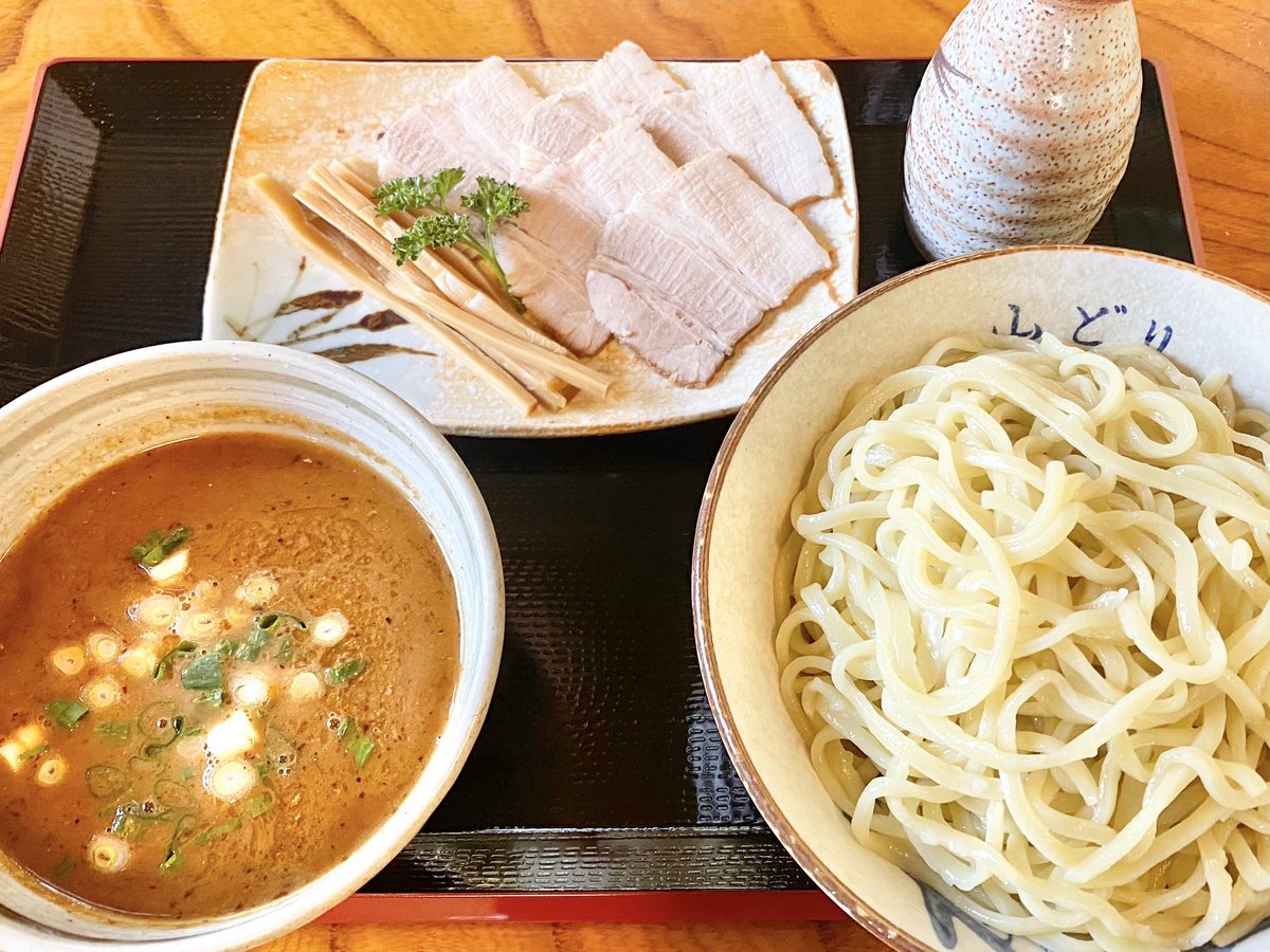 yuiga331089's tweet photo. ☀️おはようございます！
山どりです🐓

本日のおすすめは
【つけそば】🍜✨

節の豊かな香りと
旨みが広がる特製つけ汁。
コシのある麺をくぐらせれば、箸が止まらない美味しさです！

ぜひご賞味ください😊 https://t.co/fmDnRv52MD