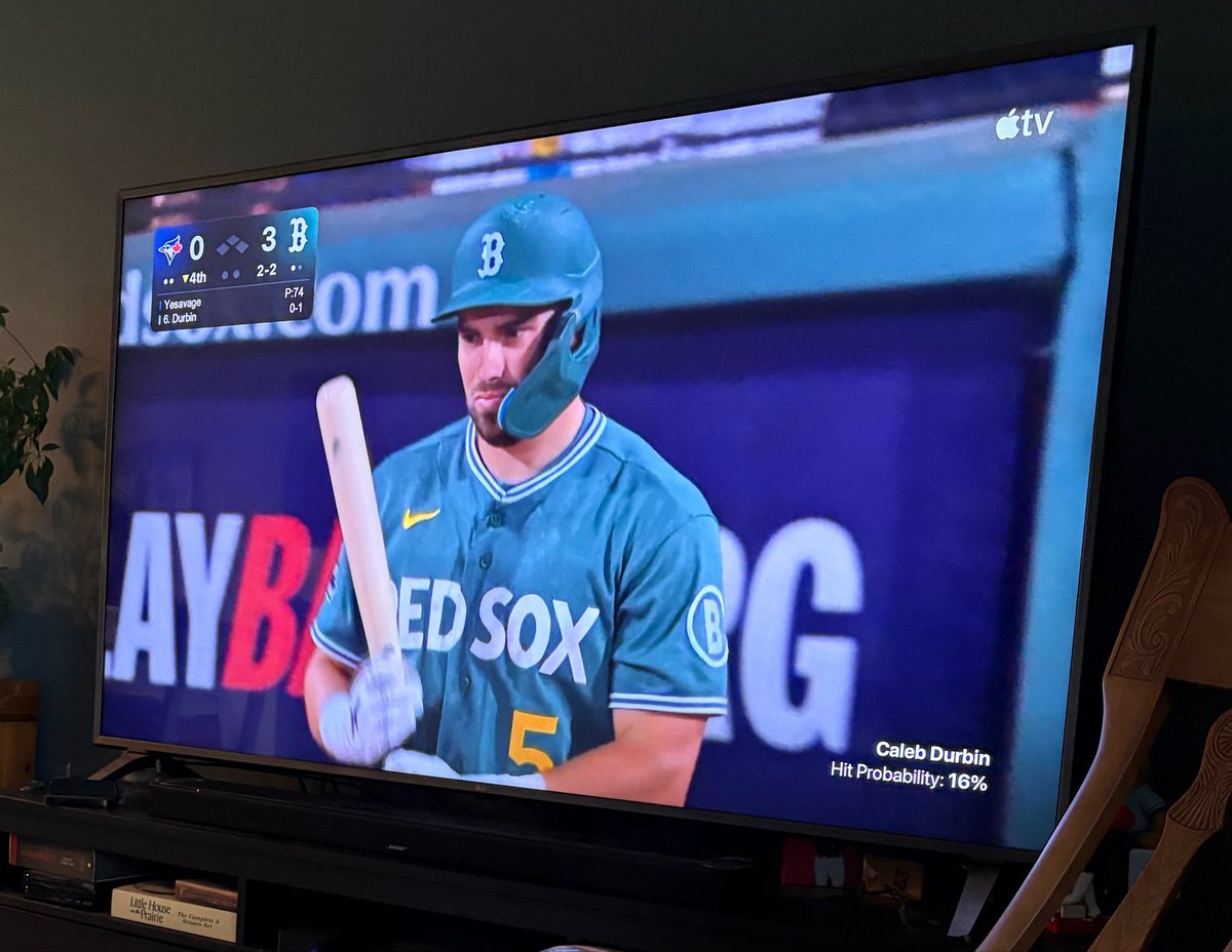 BlueJaysDad's tweet photo. I’m secure enough to admit the Boston Red Sox have the best City Connect jerseys.

Perfect Fenway green. https://t.co/7mSOcBZnpF