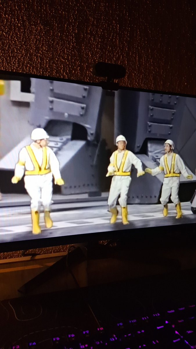 MarvinGayeGoat's tweet photo. tava revendo uns clipe antigo antes do desastre interplanetário que afetou ribeirao e região e achei essa pérola vsf adorava essa música quando era mlk https://t.co/wcBgbpC6zf