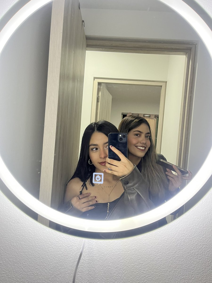 esmewx_'s tweet photo. feliz cumple sof d mi vida 💞 https://t.co/KDhSltuPlW