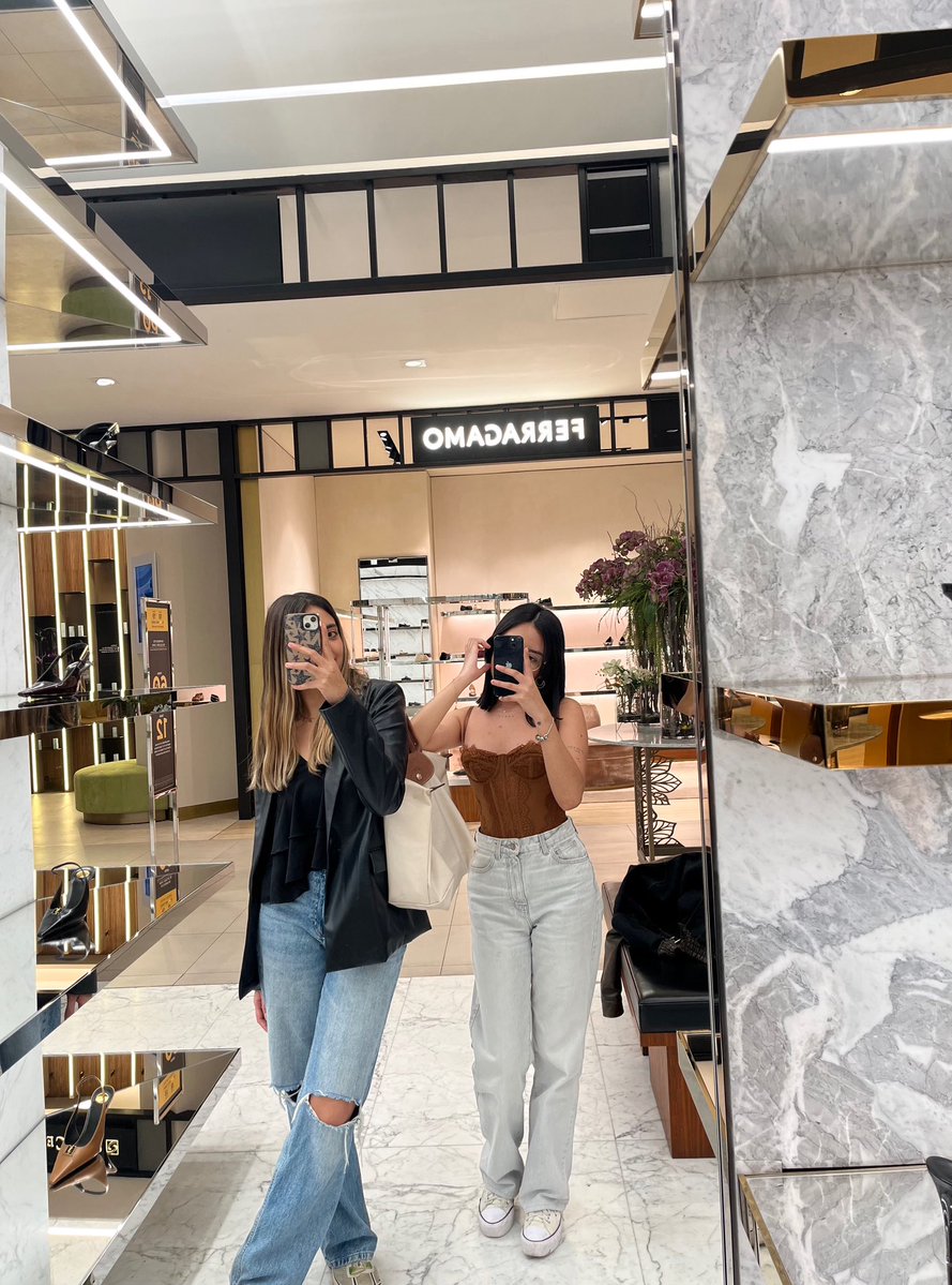 esmewx_'s tweet photo. feliz cumple sof d mi vida 💞 https://t.co/KDhSltuPlW