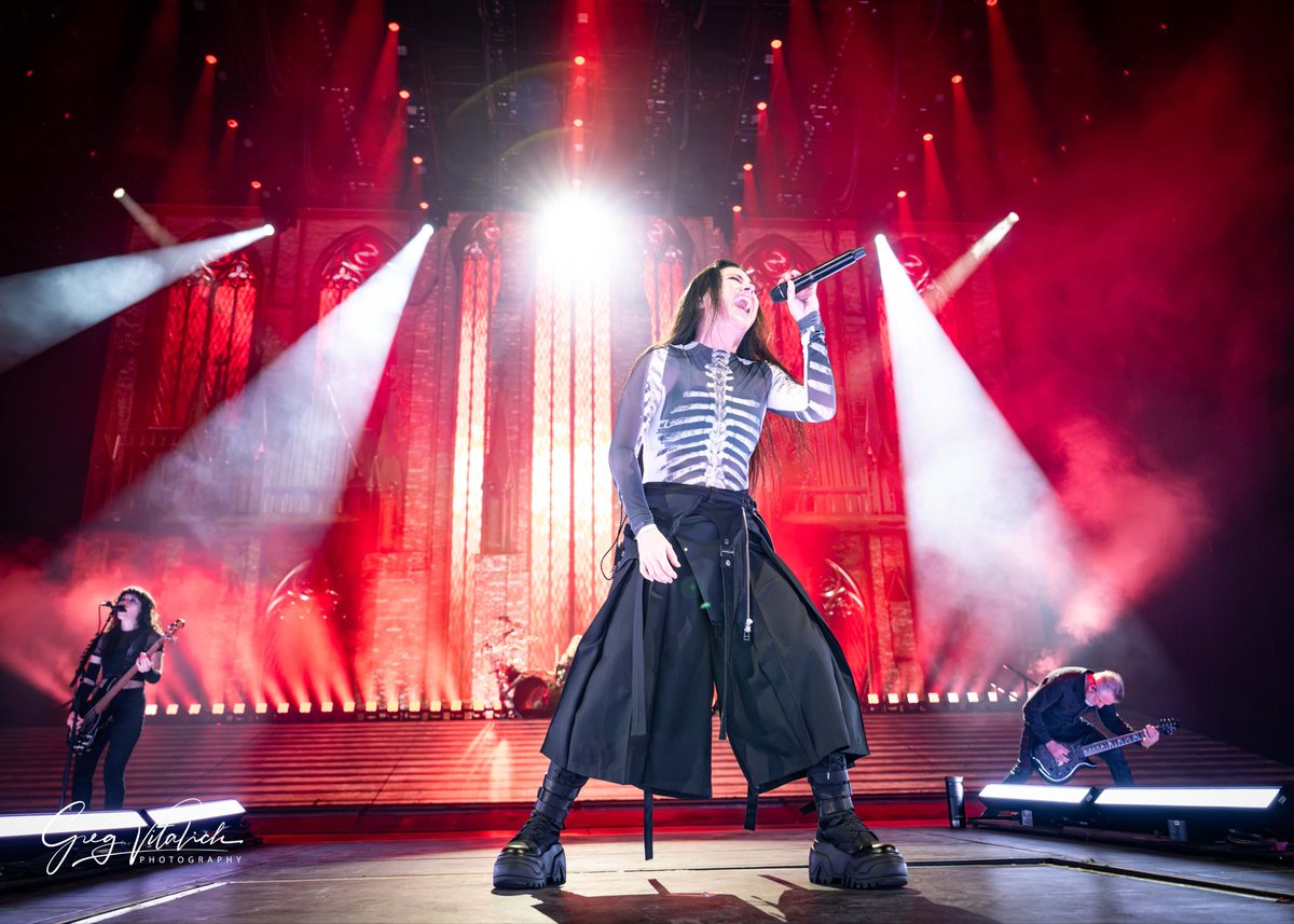 Gregsolidrock's tweet photo. Some photos from @evanescence concert 7.17.26 in Chula Vista, CA! https://t.co/VYvWQfNSh7