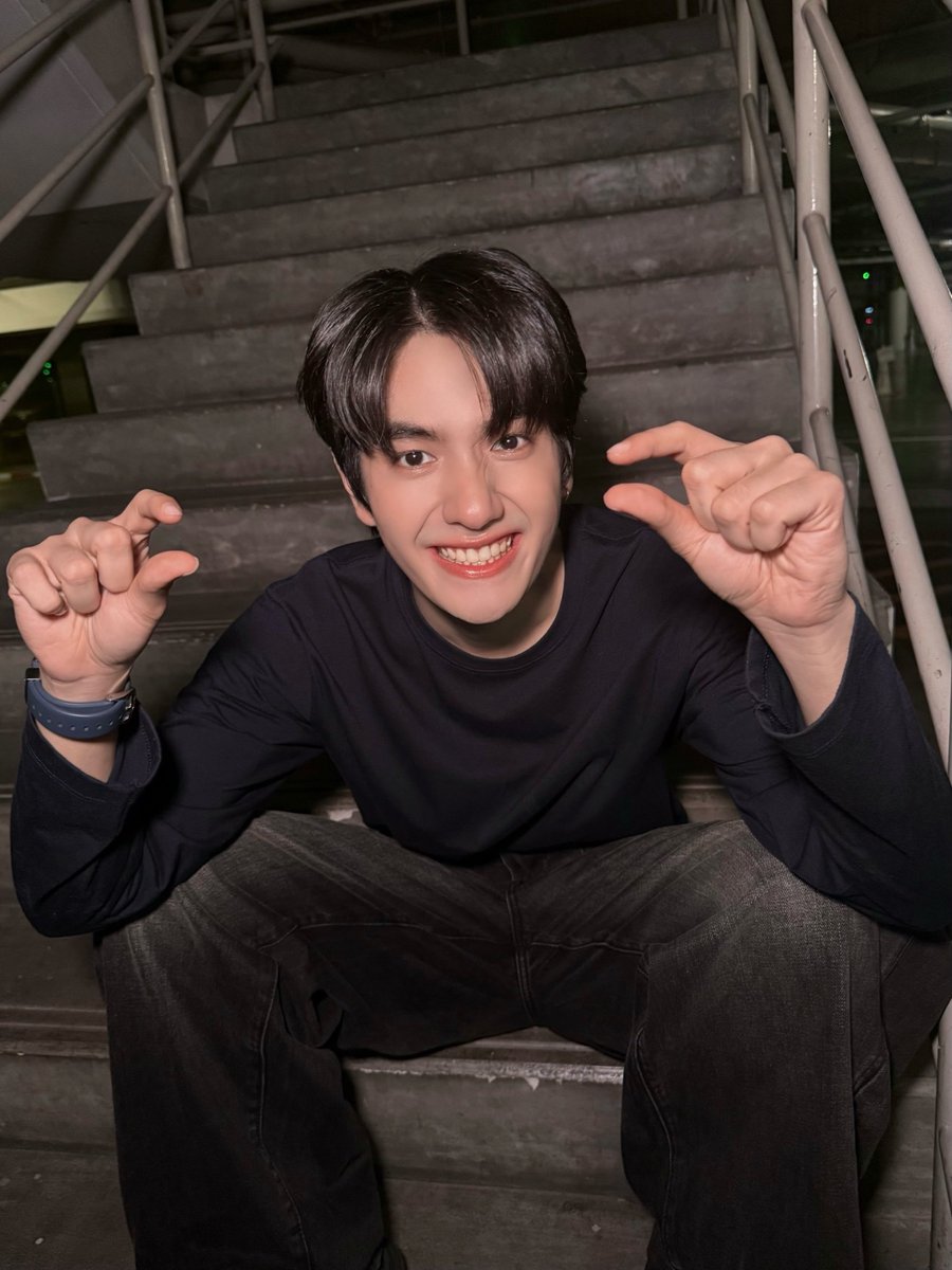 MrFanboySeries's tweet photo. รักสุดใจนายแฟนบอย Mr. Fanboy Series 📸

Good morninggg & Good byeee ka 🥰🥱

Q32 ~ เลิกกองแล้วคร่าาา แม้กองคิวนี้จะค่อนข้างโหด มันส์… 😚 แต่เด็ก ๆ ของเจ๊ก็สู้มิถอยจิง ๆ คร่าาา 👍🏻✨

และก็ขอขอบคุณกำลังใจจากแฟนบอยส์ แฟนเกิล์วส์ที่สู้ไปกับพวกเราด้วยนะคะะะ ทุกคนเองก็เก่งที่ฝุดเลยยย 👍🏻👍🏻👍🏻

MR FANBOY Q32
#รักสุดใจนายแฟนบอยQ32