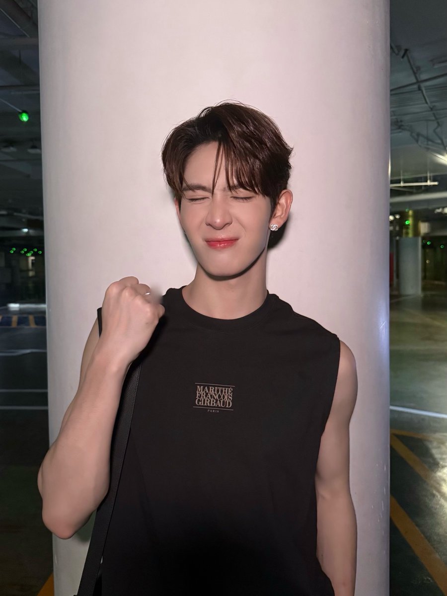 MrFanboySeries's tweet photo. รักสุดใจนายแฟนบอย Mr. Fanboy Series 📸

Good morninggg & Good byeee ka 🥰🥱

Q32 ~ เลิกกองแล้วคร่าาา แม้กองคิวนี้จะค่อนข้างโหด มันส์… 😚 แต่เด็ก ๆ ของเจ๊ก็สู้มิถอยจิง ๆ คร่าาา 👍🏻✨

และก็ขอขอบคุณกำลังใจจากแฟนบอยส์ แฟนเกิล์วส์ที่สู้ไปกับพวกเราด้วยนะคะะะ ทุกคนเองก็เก่งที่ฝุดเลยยย 👍🏻👍🏻👍🏻

MR FANBOY Q32
#รักสุดใจนายแฟนบอยQ32