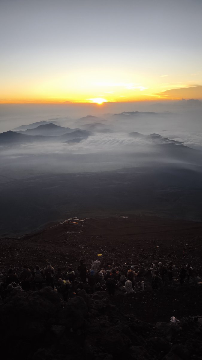 mousse1204's tweet photo. 富士山登山疲れたけど楽しかったねい https://t.co/4EDAgd4GeT