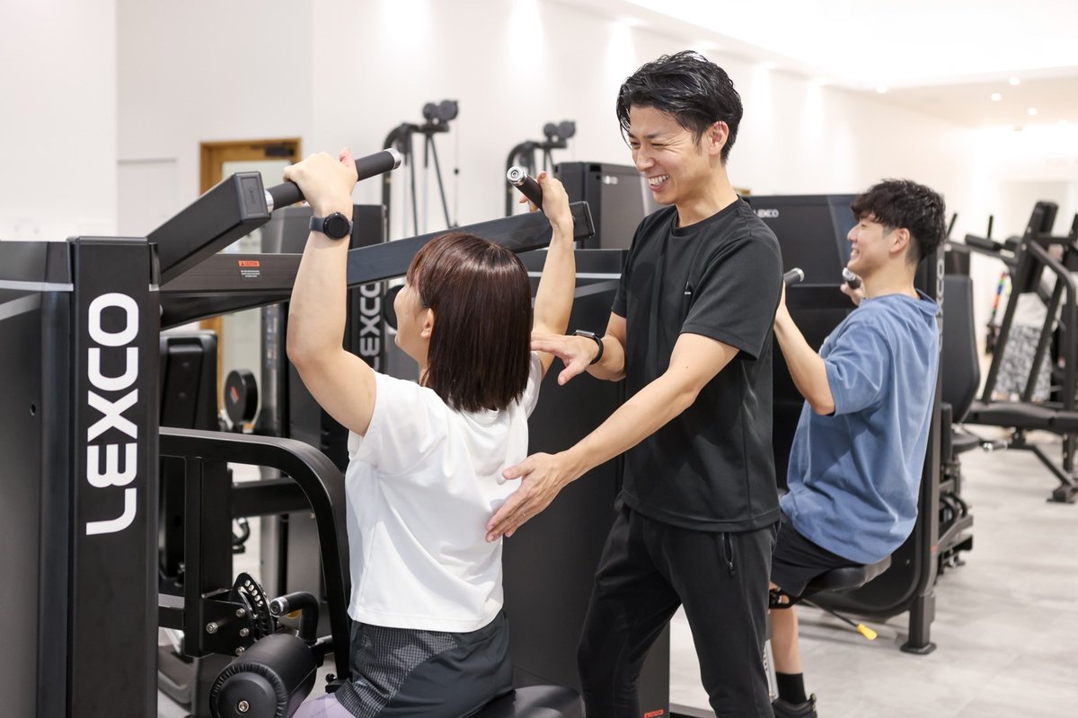 RETIOBODYDESIGN's tweet photo. 【ビギナーサポートプログラム🍃】
レシオではジム初心者の方も効果を出しながら継続していただくためビギナーサポートプログラムをご用意しております✨
マシンの使い方や食事の調整など無料でお伝えしています💛 https://t.co/0jkdV32ewp