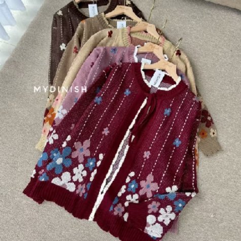 chickenatsoo's tweet photo. Cardigan warna merahnya ini vibesnya picnic date banget 😭🌷❤️ cantik banget buat outfit feminin!
https://t.co/n9ervLv8uA https://t.co/EPonblBrOb