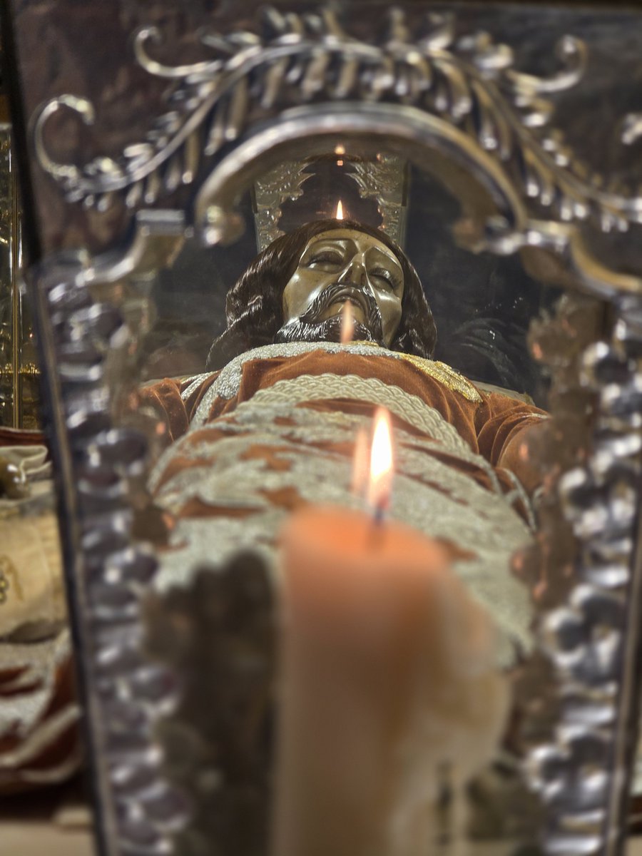 CristodelAmorOP's tweet photo. Visita devocional al Señor Sepultado en este viernes del Cristo del Amor.

#CristodelAmorOP https://t.co/NosQvtMYTy
