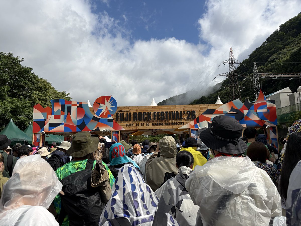 rntanig's tweet photo. 16年ぶり3回目のフジロックにきたぞー
今日は現実から離れて、深夜まで飲んで踊る！！ https://t.co/jyJAQDyvAA