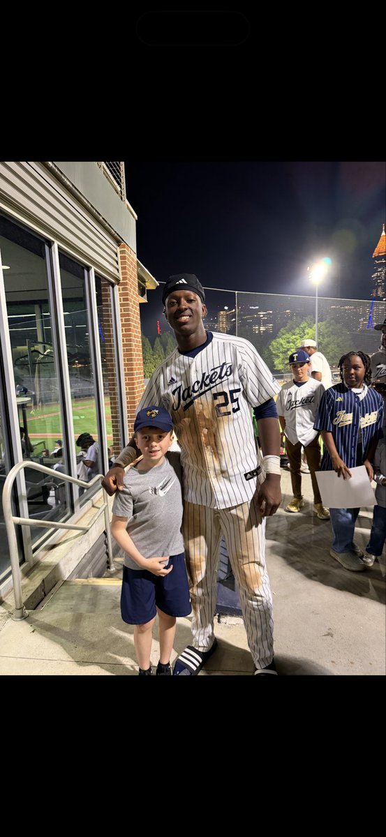 DeGraff17's tweet photo. @Twins Twins are getting a good one! First class! @LackeyVahn @Twins #gojackets! https://t.co/yfeK4uXfLK