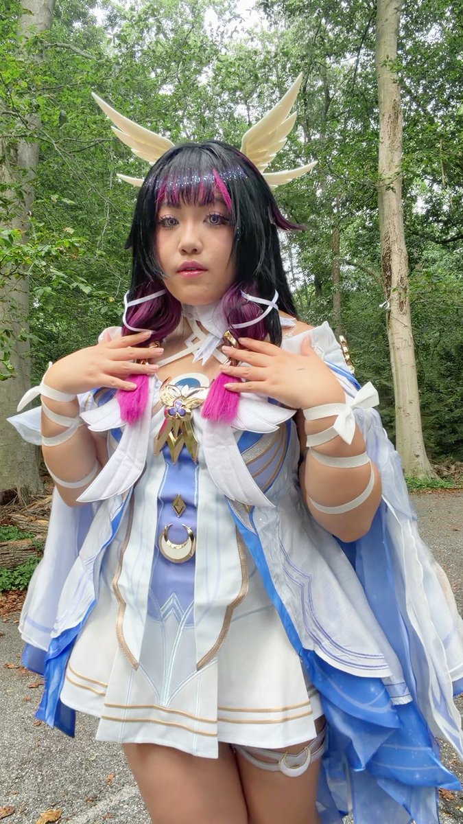 smugycos's tweet photo. i like her wayyyy more than i was expecting to omg https://t.co/7uWomhcxKc