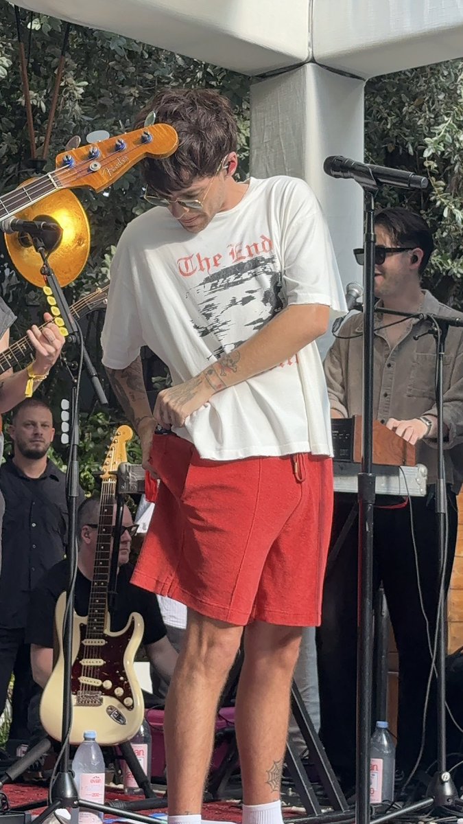 Roses_Ce_24g's tweet photo. Louis at Soho House in Miami!
24 July

📸: TheTomm45529700

#HDWGHWTMiami https://t.co/GOOnvWDQy9