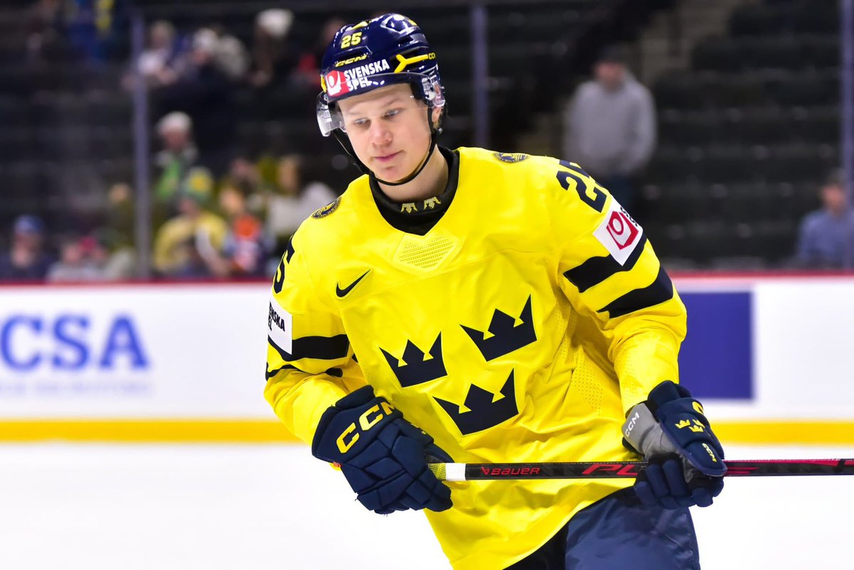 IceMetrix's tweet photo. Sweden 2027 World Juniors Lineup
Genborg - Nilson - Ihs Wozniak
Nordmark - Command - Hermansson
Klingsell - Gastrin - Ekberg
Novotny - Anderberg - Stockselius
Boumedienne - Gustafsson
Hakansson - Elofsson
Sjostrom - Gudmunsson
Haremstam
Goos
#NHL #Worldjuniors #WJC #NHLDraft