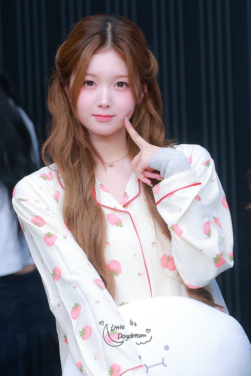 mochimocheekbin's tweet photo. ⓒ @daydream090116 https://t.co/v8RtLGUbTw
