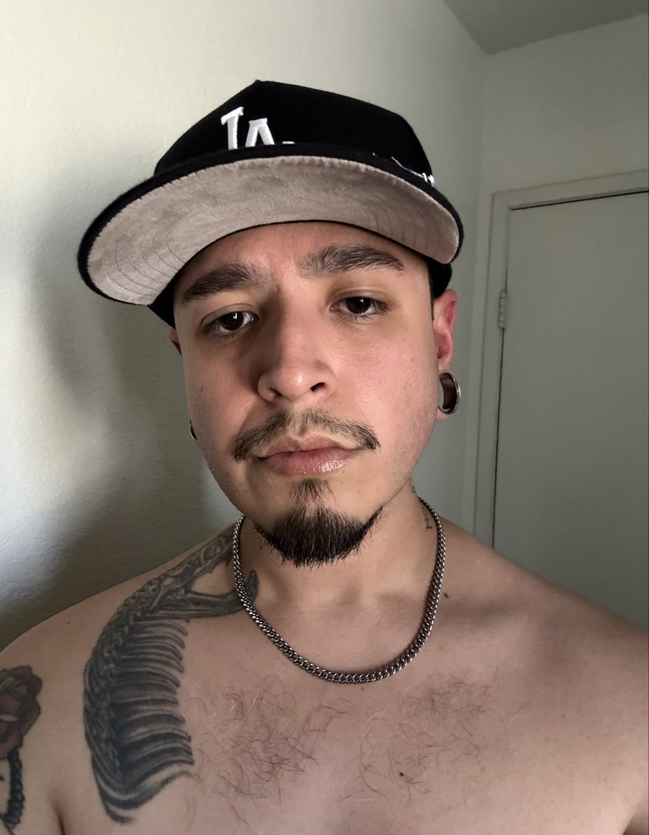 fb_foo's tweet photo. Bro do I have a fucking lazy eye 😭 https://t.co/U4guc0MF9N