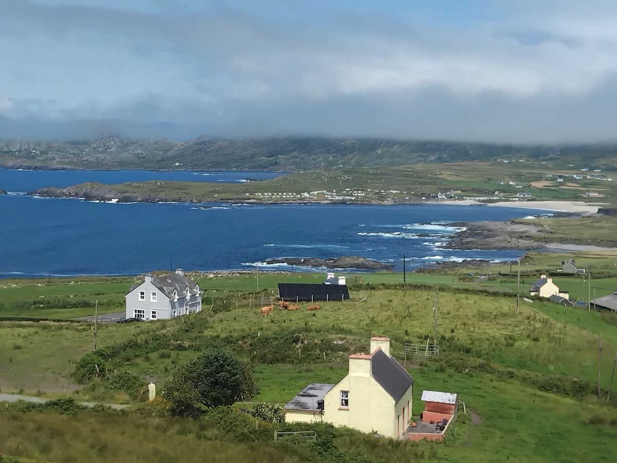 ThisIsIreland3's tweet photo. 📍 The always beautiful &amp; photogenic, Beara peninsula in West Cork 🏞️☘️

📸 Mary Donnelly 

#Cork #Beara #Wildatlanticway #Ireland #Westcork https://t.co/uKt6KFubXI