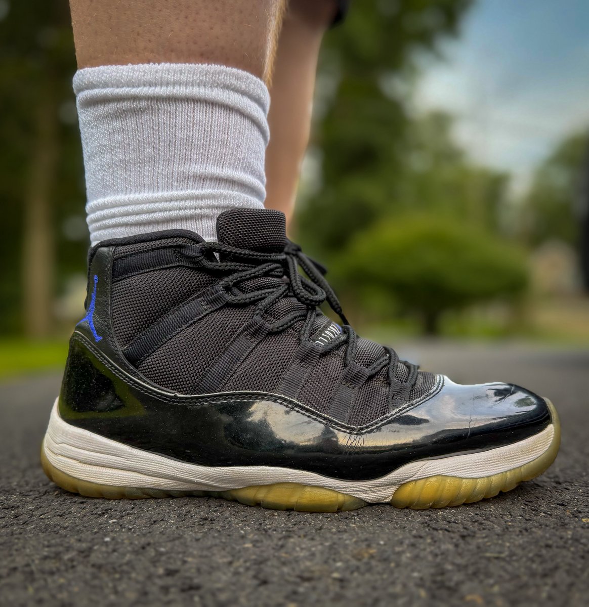 BoricuaGinger's tweet photo. These don’t look bad w/ white socks

Happy #FireFriday though? Lol https://t.co/btEMWwhl1E