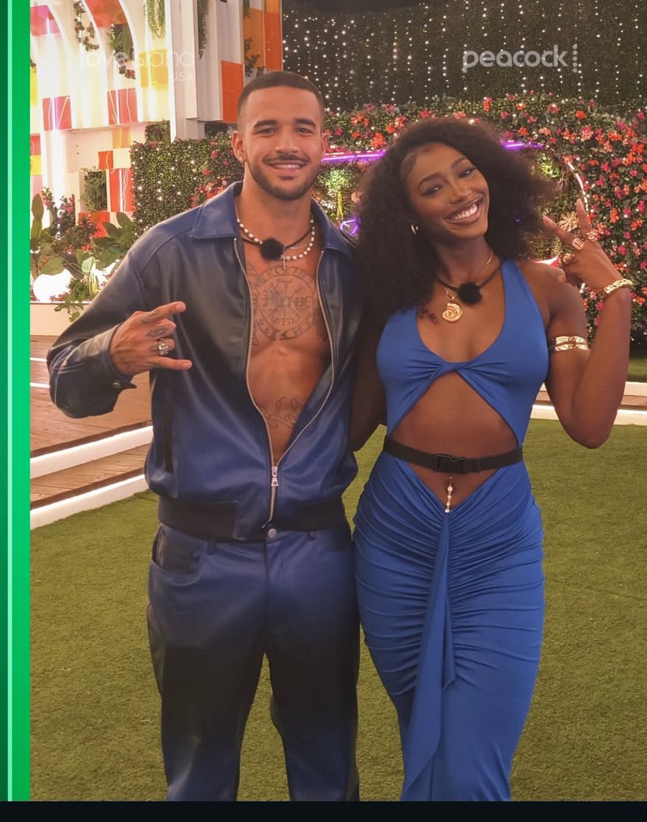 AZLEY200's tweet photo. Im freaking out finally a good view of aniya in this gorgeous blue dress 

#aniya #loveislandusa https://t.co/W4lcljBK7s