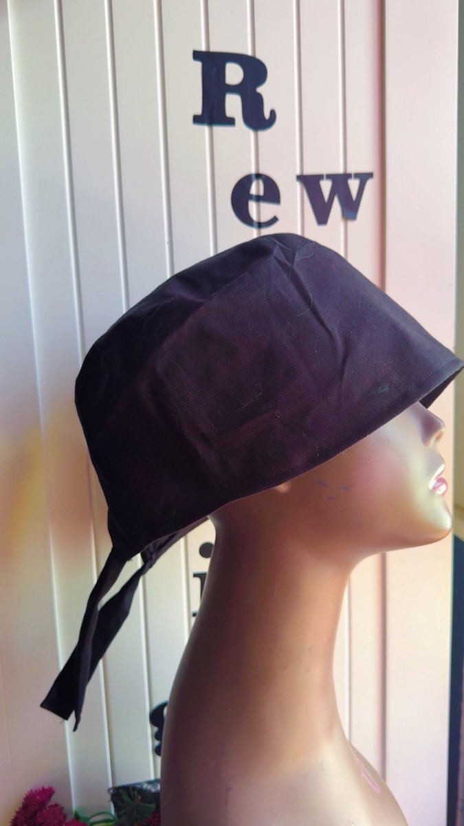 MH80859187's tweet photo. Scrub bonnet , satin silk bonnets https://t.co/pT0jowYIoQ