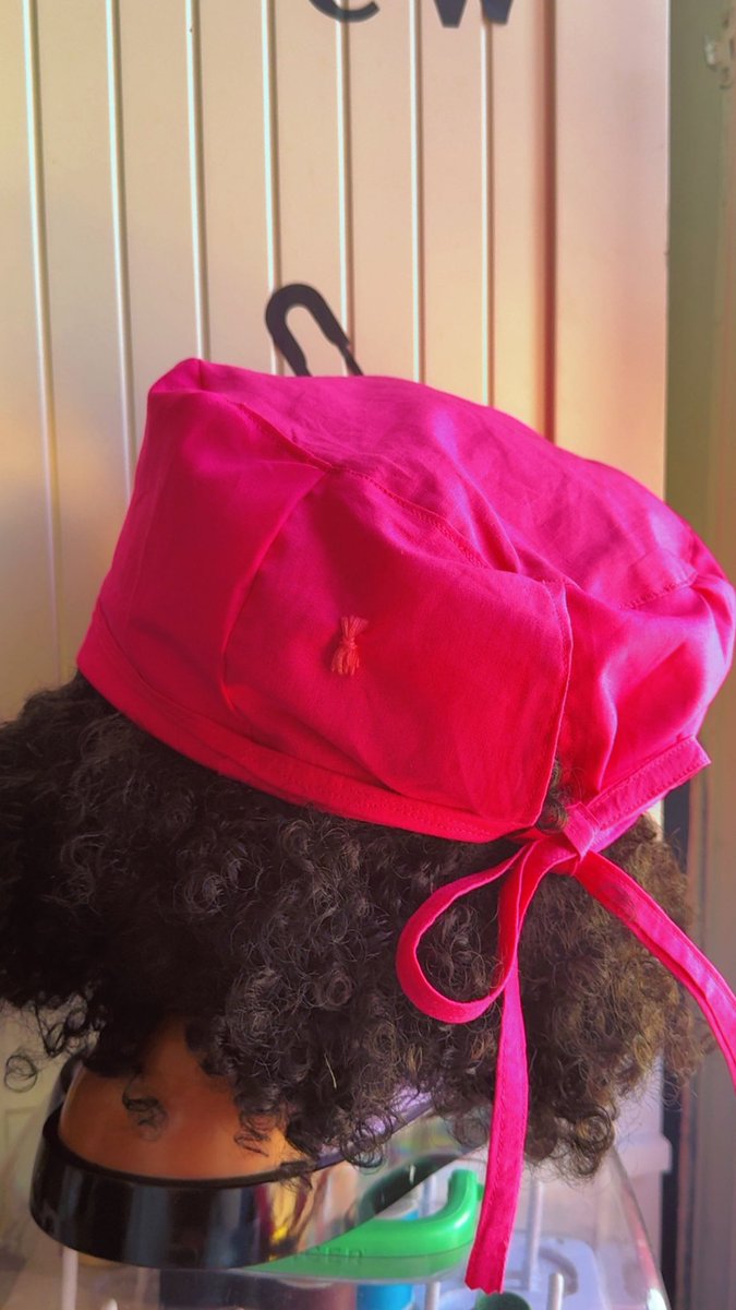 MH80859187's tweet photo. Scrub bonnet , satin silk bonnets https://t.co/pT0jowYIoQ