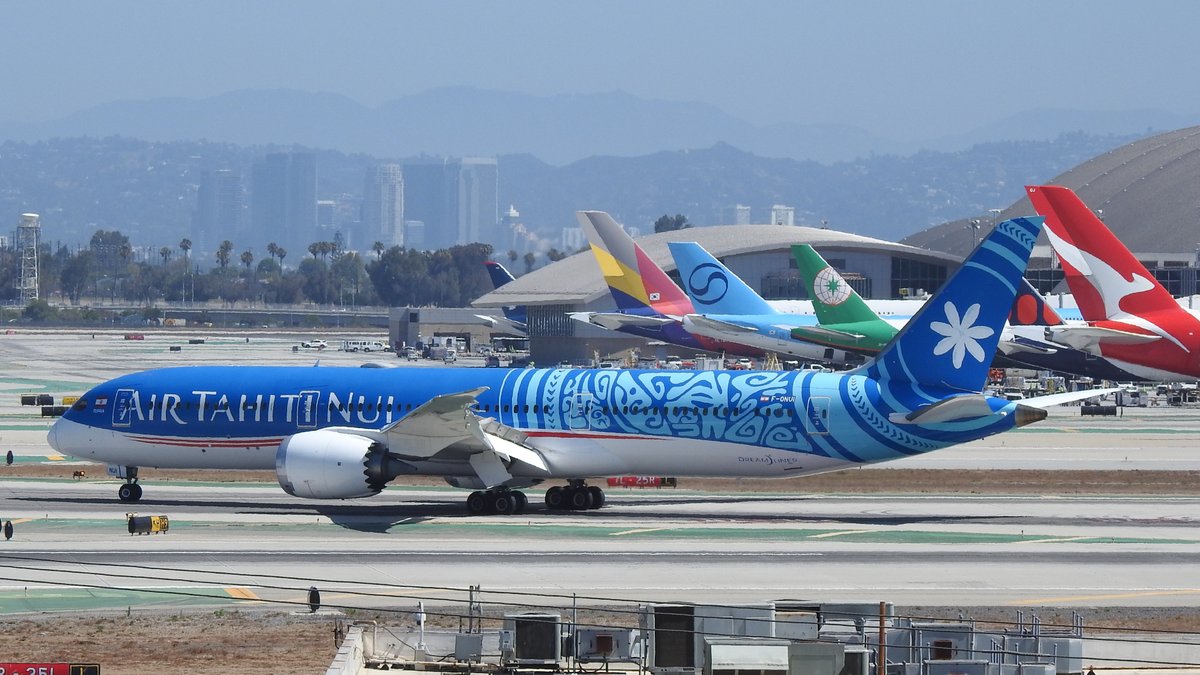 veryboeing's tweet photo. Air Tahiti Nui #B878 -9 #FONUI arrives in KLAX https://t.co/X5EuMDaw6d