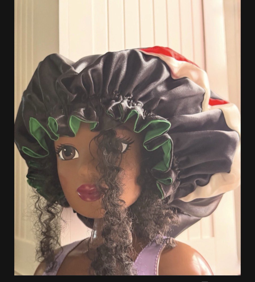 MH80859187's tweet photo. Royal bonnets https://t.co/ql3Edaygf1