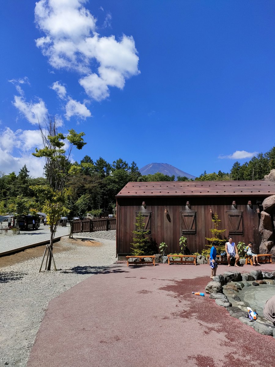 oboe_taro's tweet photo. 富士山が近い！ https://t.co/4jrhqdVfZz