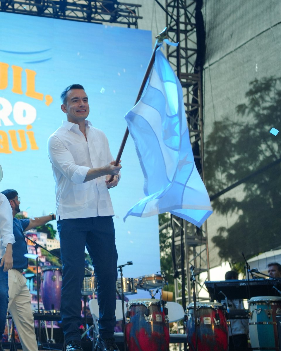 CynthiaGelliber's tweet photo. Guayaquil mueve al Ecuador e impulsa el futuro de su gente. Nuestro compromiso ha sido siempre el mismo: responder con hechos, obras e inversión.

Aquí estamos Guayaquil, con uds, para avanzar juntos y hacer más grande a nuestra amada ciudad💙🤍 https://t.co/7dv7VGOX5r