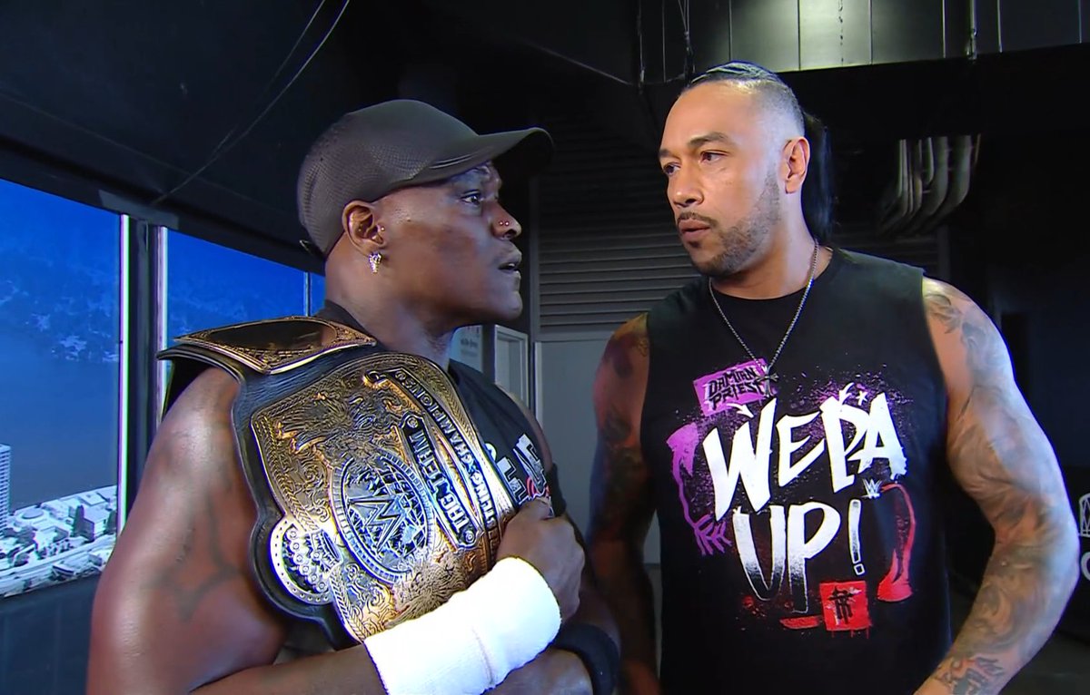 Fightful's tweet photo. Damian Priest: "I'm in a four way tonight."

R-Truth: "I don't know if that's PG!"

😂

#SmackDown https://t.co/r8OlpxMR87