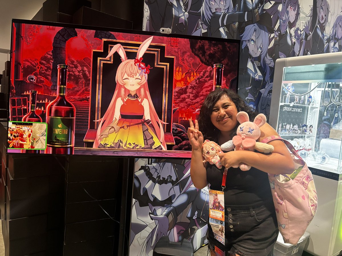 senpaijessy's tweet photo. I’m so happy I got to yap + meet with my
Kami Oshi!!!! #capippalist #OffKai5 https://t.co/3d1VODSx2g