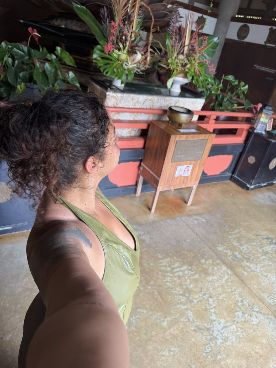 frannonanny's tweet photo. Hawaii https://t.co/AZgcGZG17P